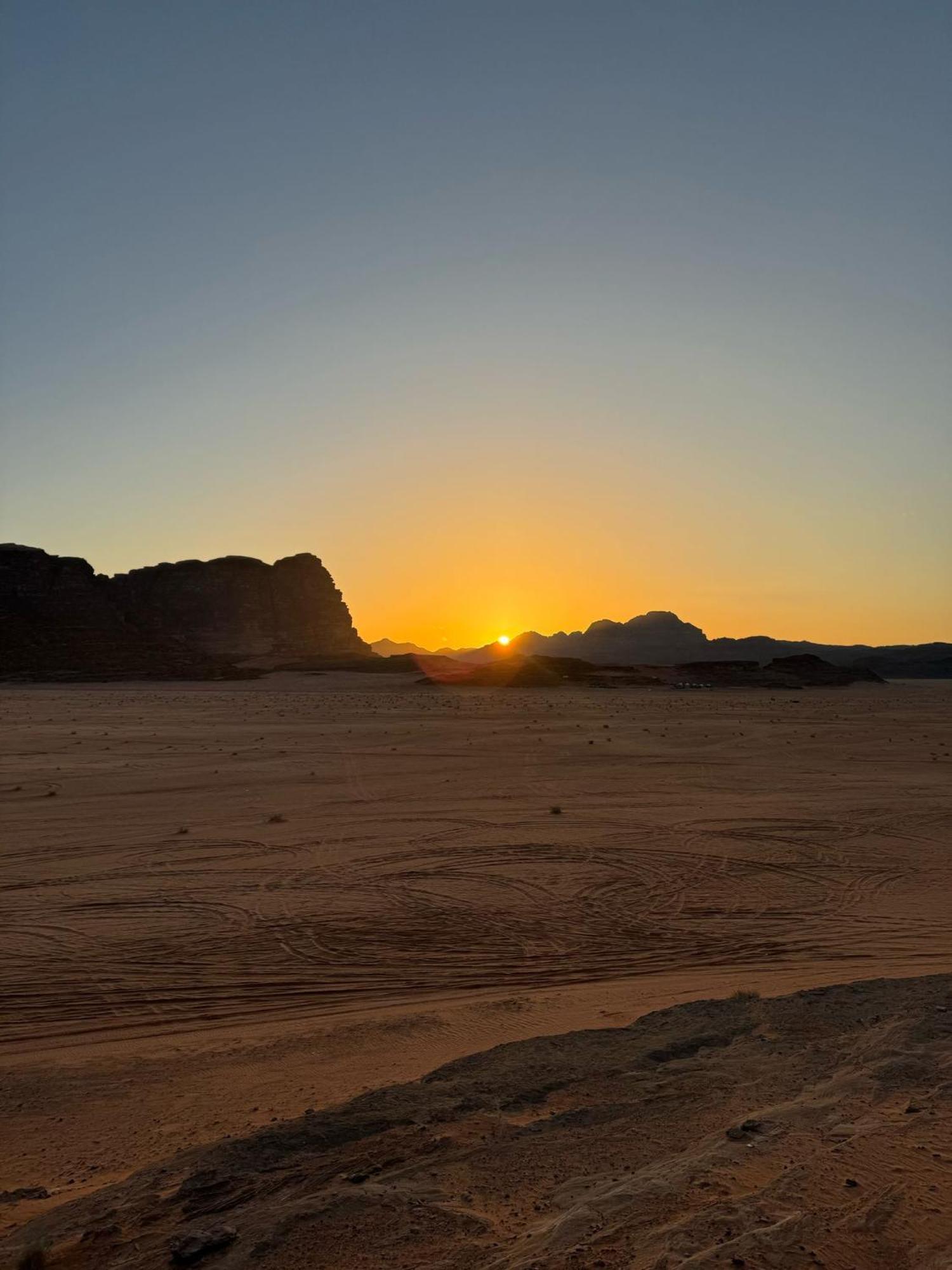 Sunrise Luxury Camp Hotell Wadi Rum Eksteriør bilde
