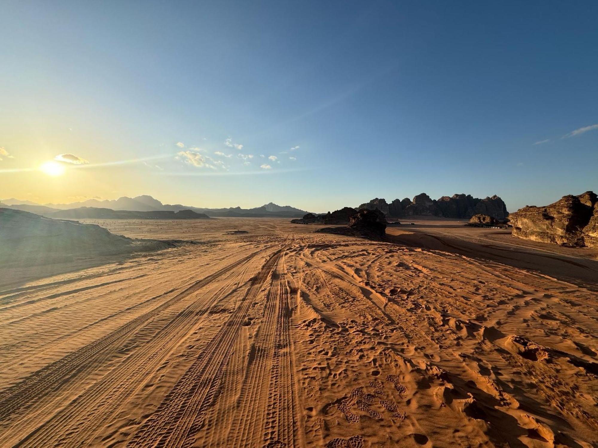 Sunrise Luxury Camp Hotell Wadi Rum Eksteriør bilde