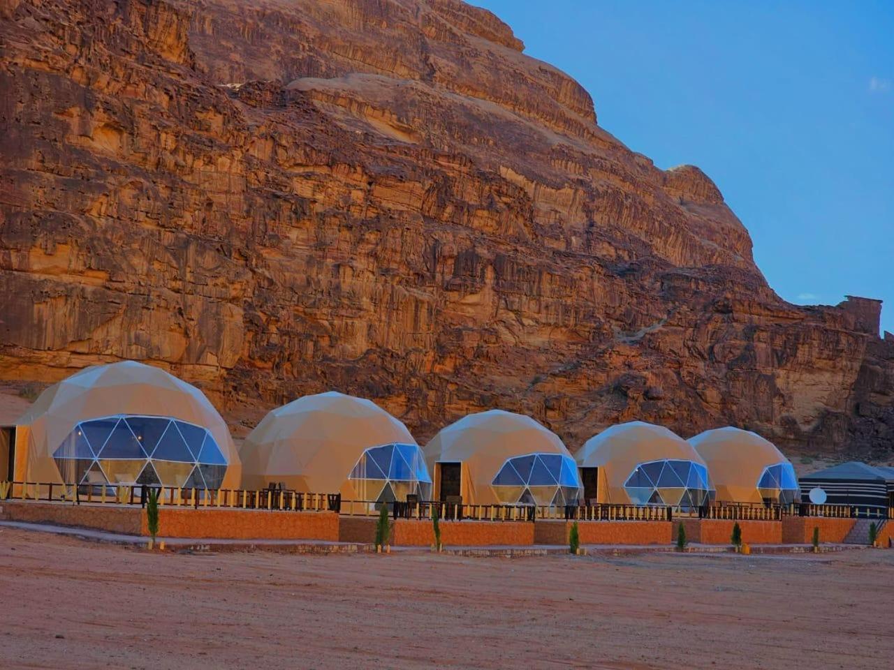 Sunrise Luxury Camp Hotell Wadi Rum Eksteriør bilde