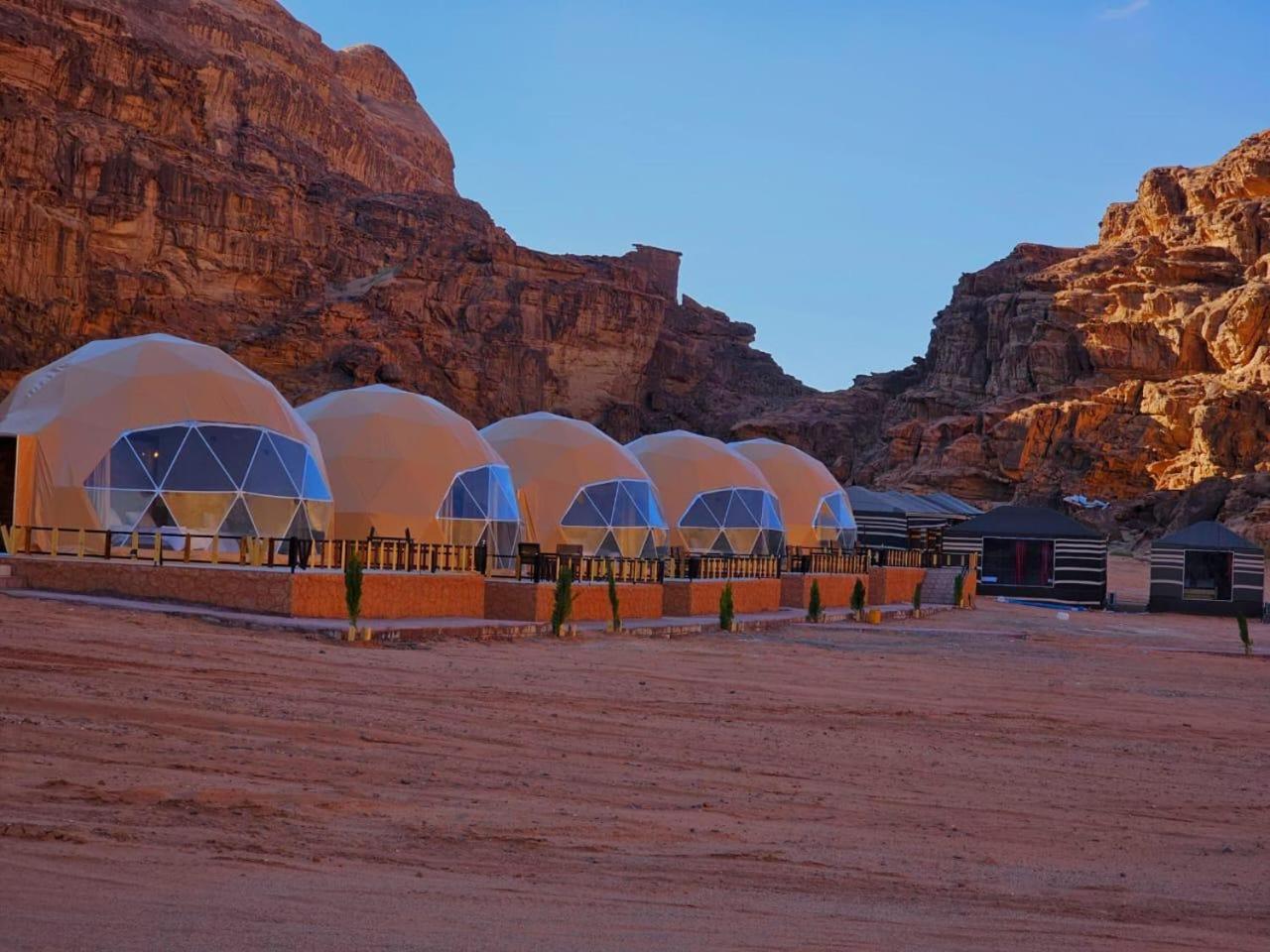 Sunrise Luxury Camp Hotell Wadi Rum Eksteriør bilde